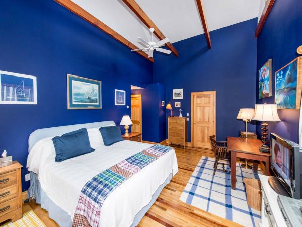 Cape Cod Home 994515