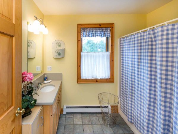 Cape Cod Home 994515