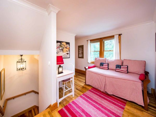Cape Cod Home 994515