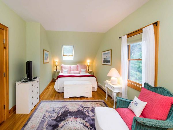Cape Cod Home 994515