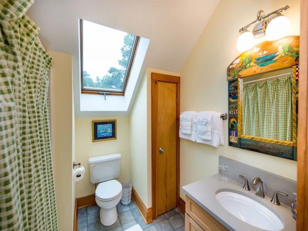 Cape Cod Home 994515