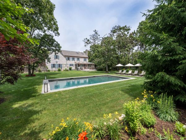 Cape Cod Home 994515