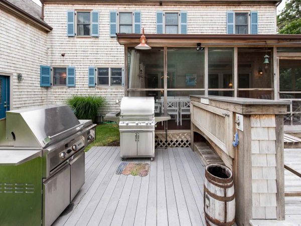 Cape Cod Home 994515