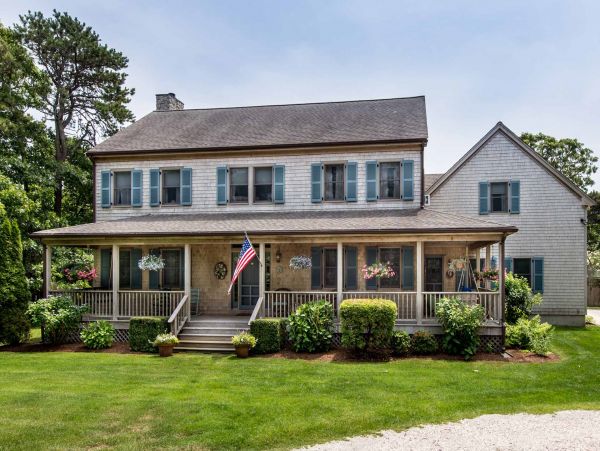Cape Cod Home 994515