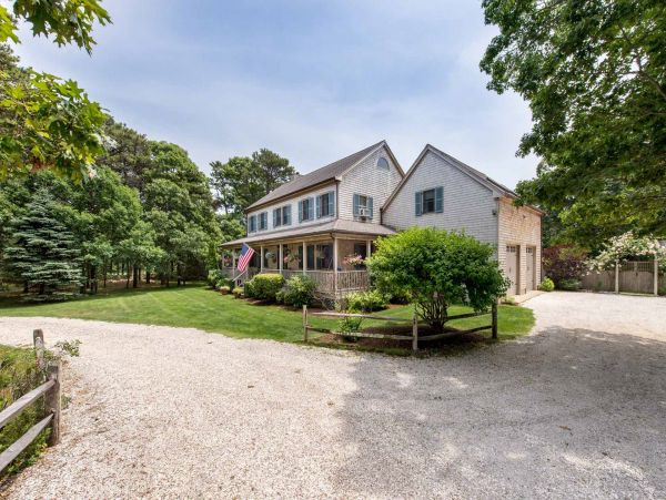 Cape Cod Home 994515