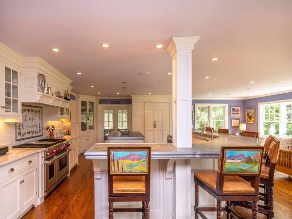 Cape Cod Home 994516