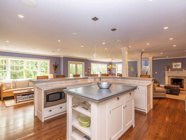 Cape Cod Home 994516