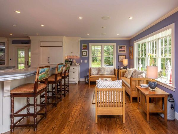 Cape Cod Home 994516