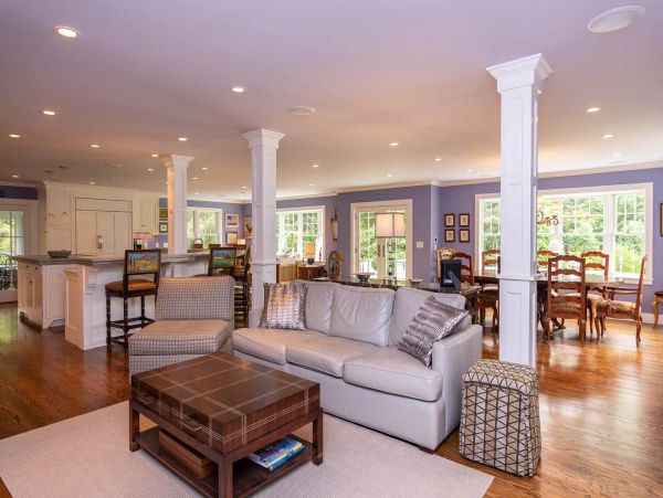 Cape Cod Home 994516