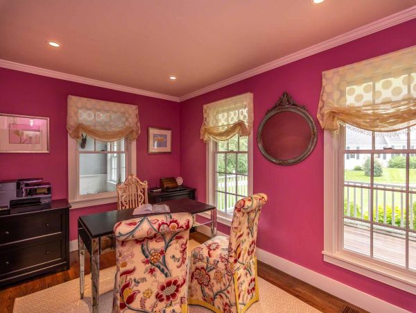 Cape Cod Home 994516