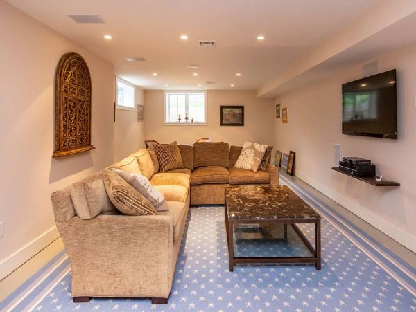 Cape Cod Home 994516