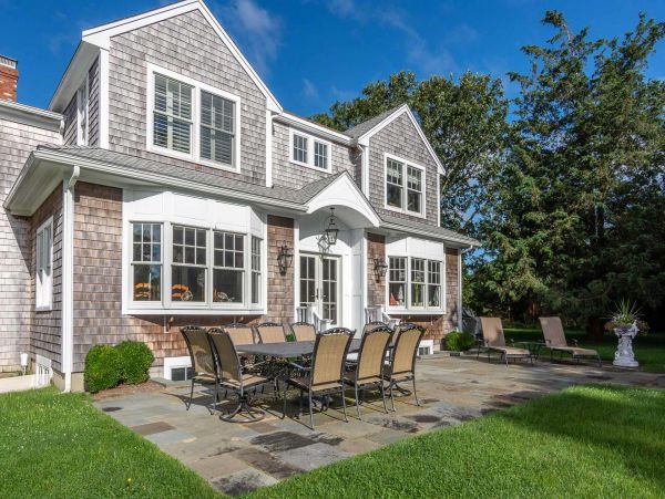 Cape Cod Home 994516