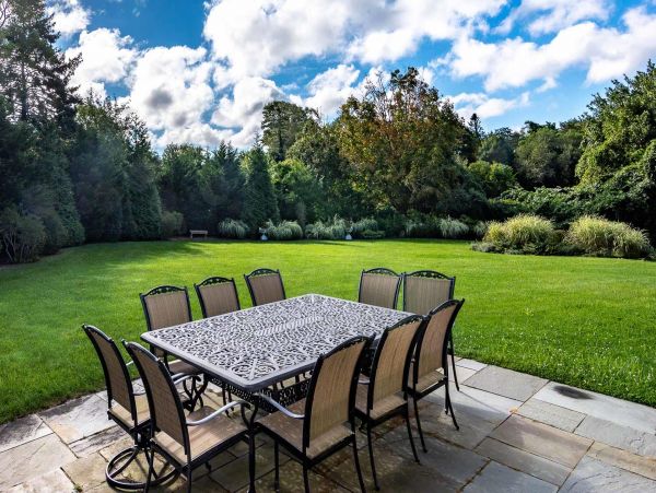 Cape Cod Home 994516