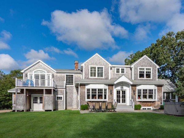 Cape Cod Home 994516