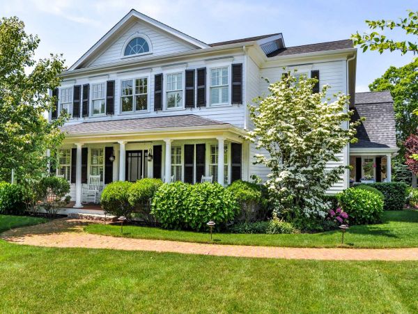 Cape Cod Home 994517