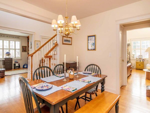 Cape Cod Home 994517