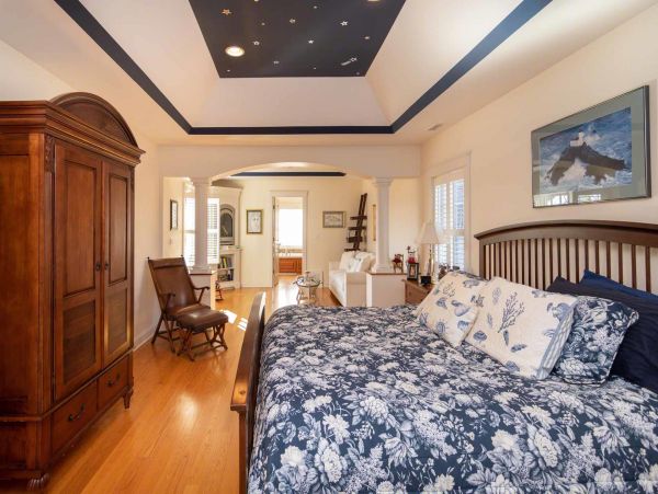 Cape Cod Home 994517