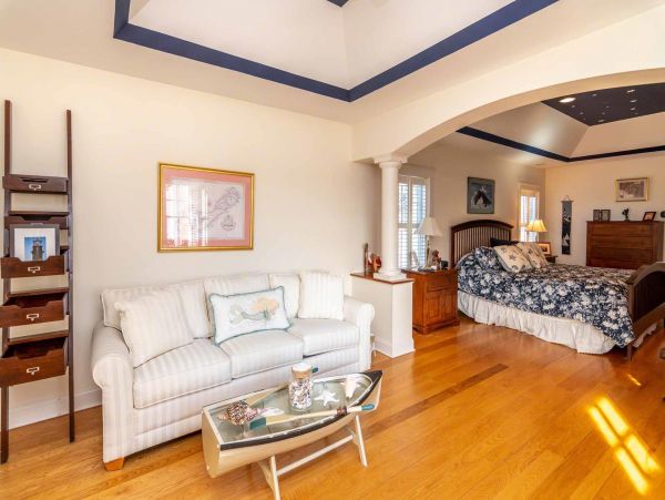 Cape Cod Home 994517