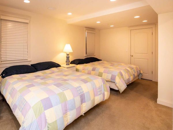 Cape Cod Home 994517