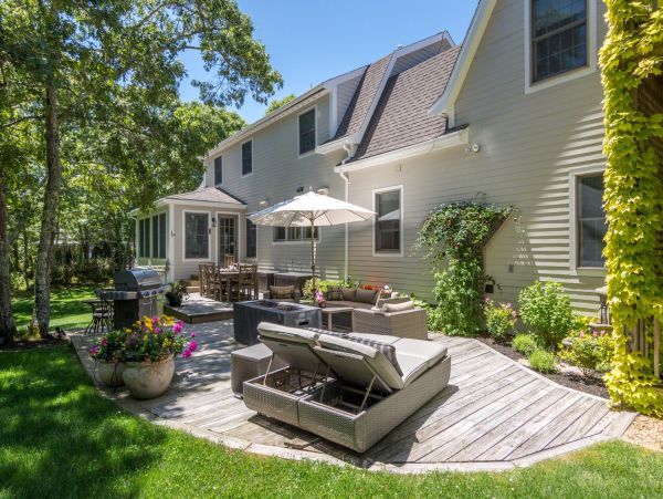 Cape Cod Home 994519