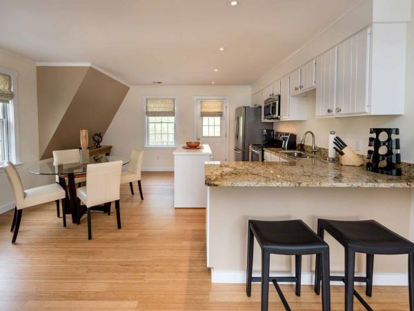 Cape Cod Home 994519