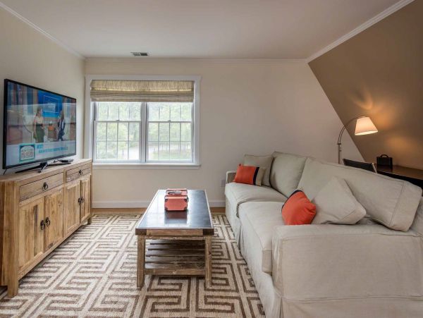 Cape Cod Home 994519