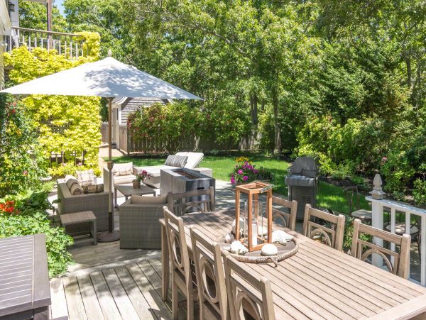 Cape Cod Home 994519