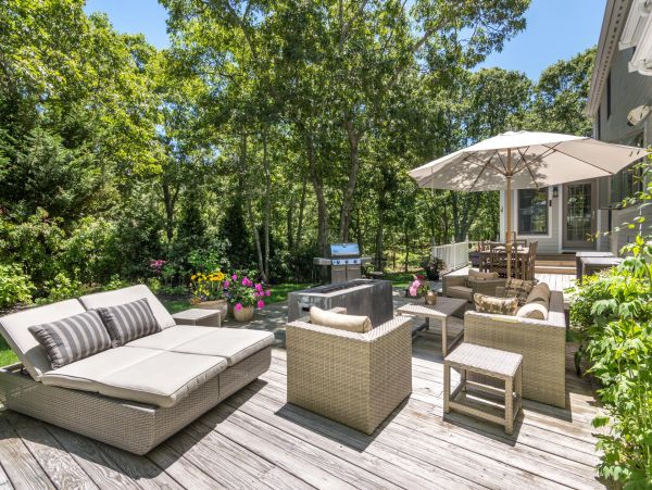Cape Cod Home 994519