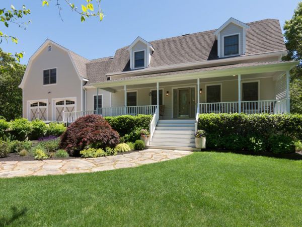 Cape Cod Home 994519