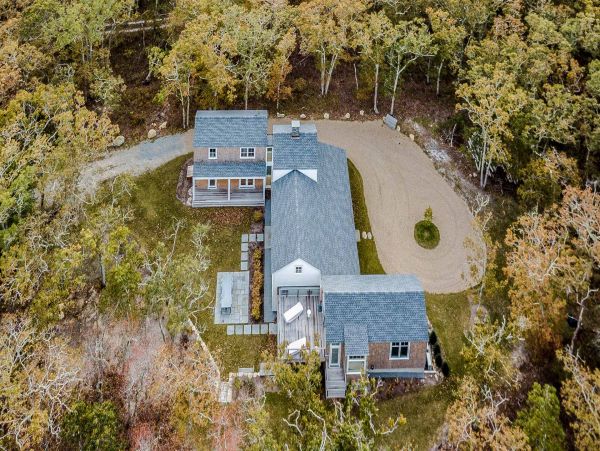 Cape Cod Home 994520