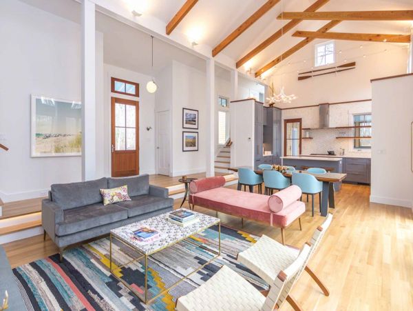 Cape Cod Home 994520