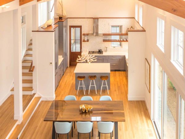 Cape Cod Home 994520