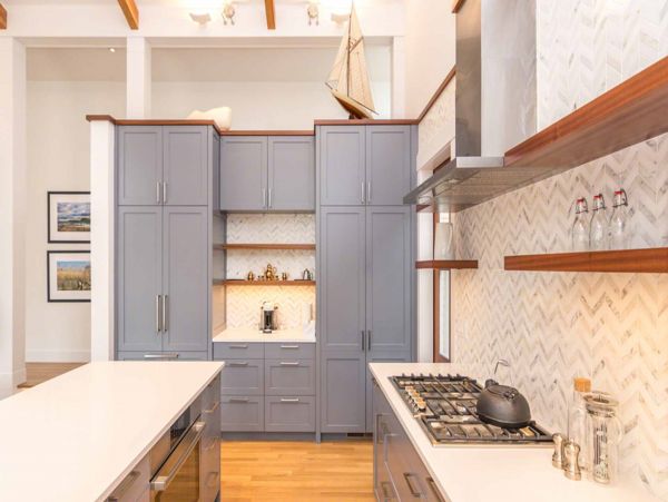Cape Cod Home 994520