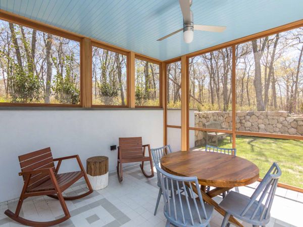 Cape Cod Home 994520