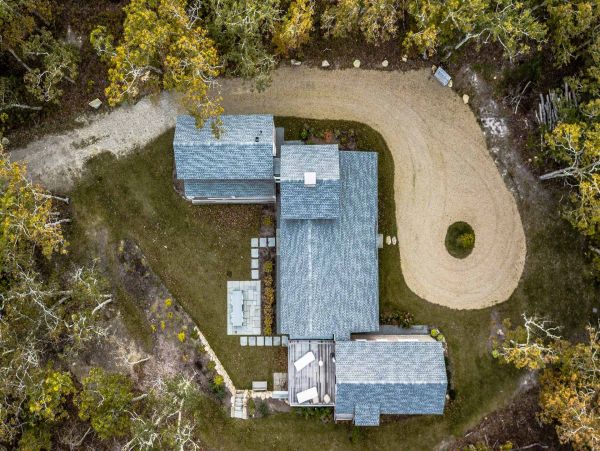 Cape Cod Home 994520