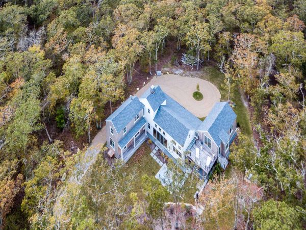 Cape Cod Home 994520