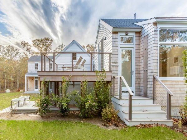 Cape Cod Home 994520