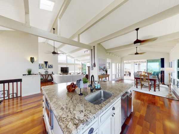 Luxury Vacation Home Close To Beach In Princeville