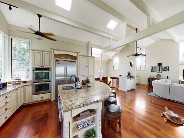 Luxury Vacation Home Close To Beach In Princeville