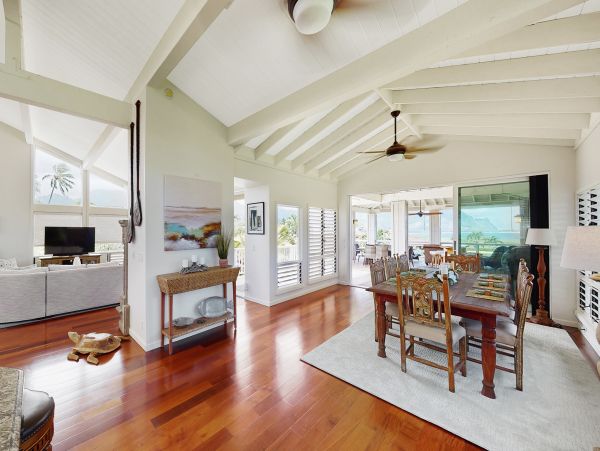 Luxury Vacation Home Close To Beach In Princeville