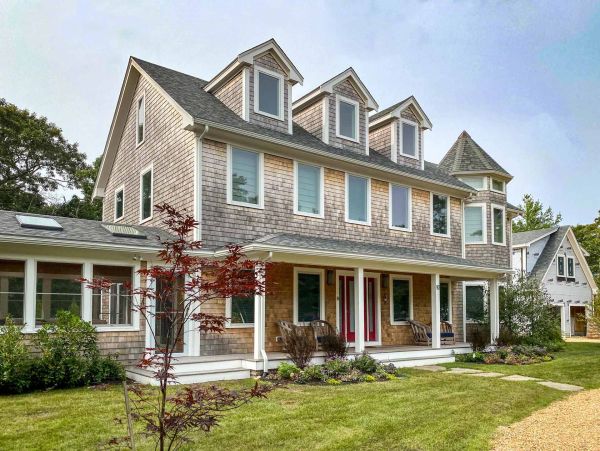 Cape Cod Home 994522