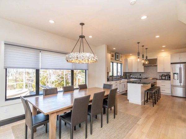 Cape Cod Home 994522