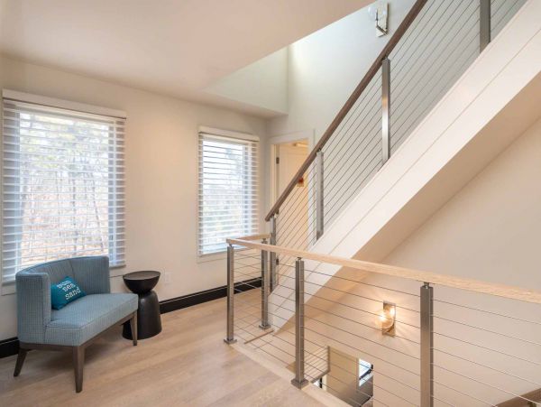 Cape Cod Home 994522