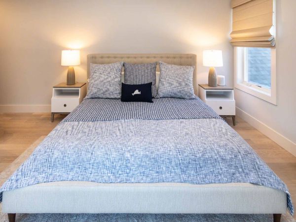 Cape Cod Home 994522