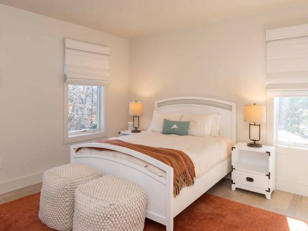 Cape Cod Home 994522