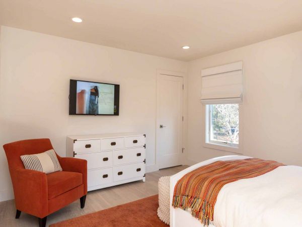 Cape Cod Home 994522