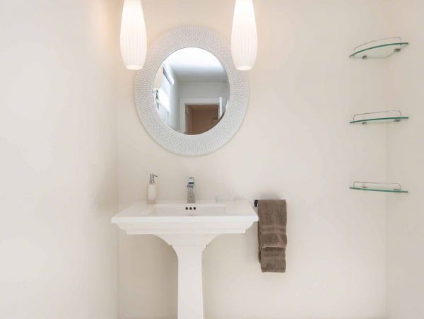 Cape Cod Home 994522