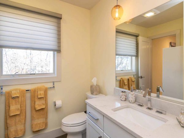 Cape Cod Home 994522