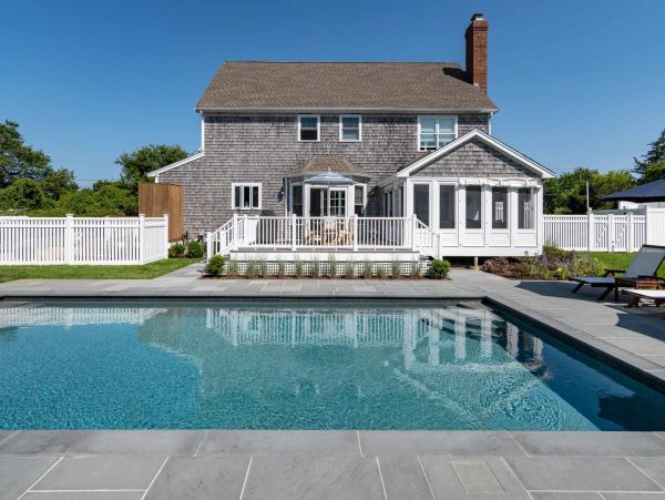 Cape Cod Home 994523