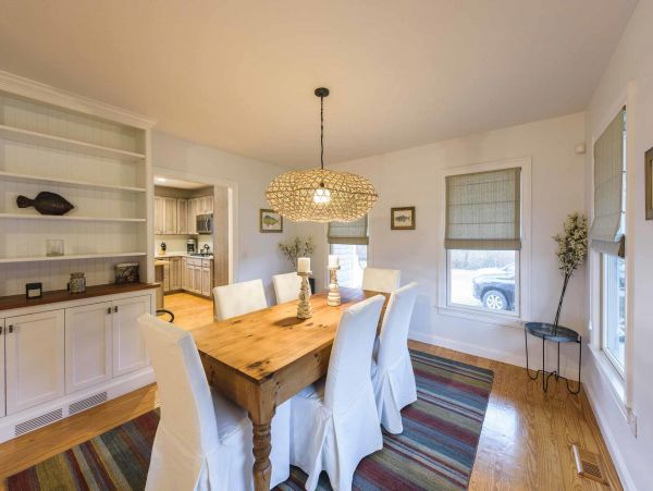 Cape Cod Home 994523